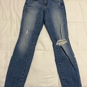 GAP Women's Light Blue Distressed Skinny Jeans